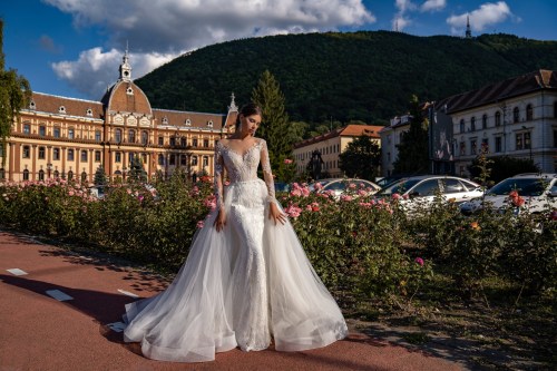 https://elisebride.ro/images/stories/virtuemart/product/16 Bianca       (1).jpg